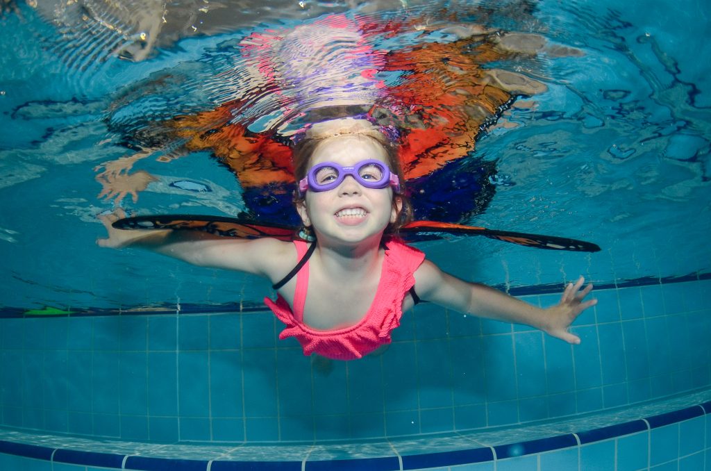 Swimming lessons for 3 and 4 year olds at Neptune Swim School